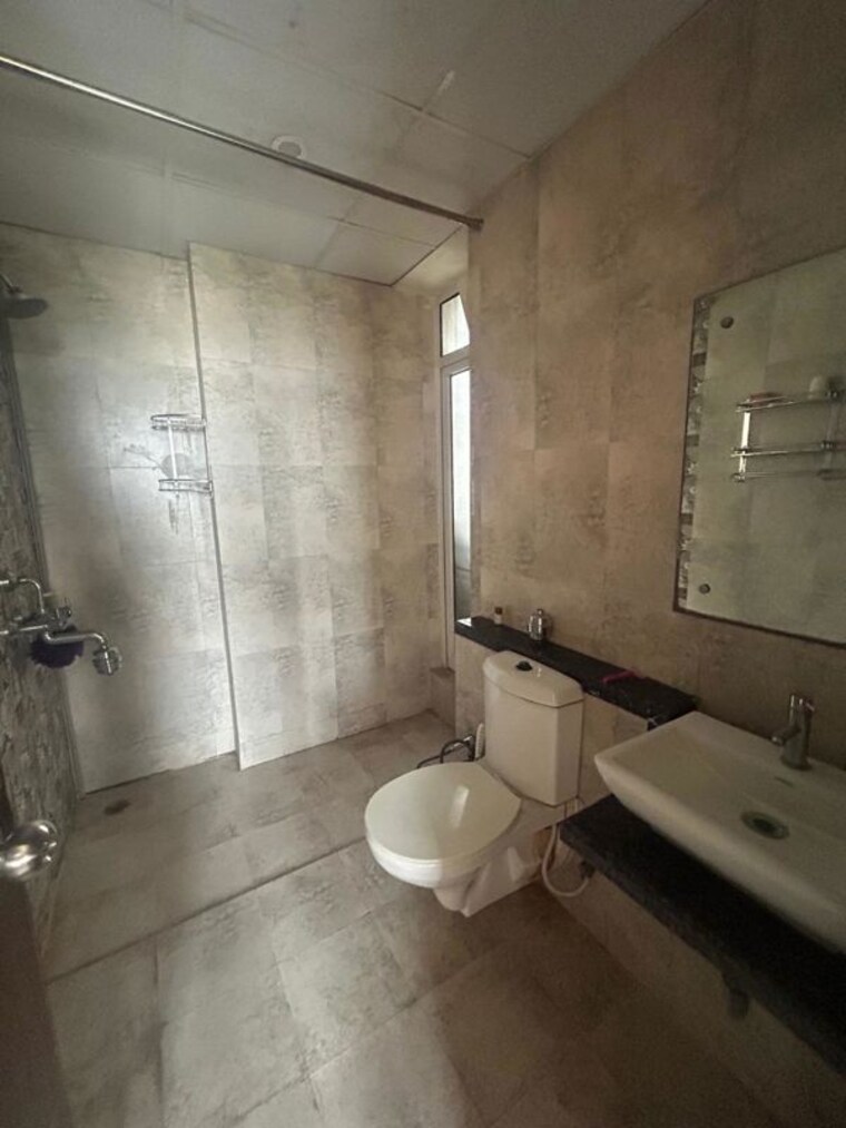Bathroom, tgb-meghdutam 4 Bedroom 3300 Sq.Ft. Apartment In Sector 50 Noida 10538052