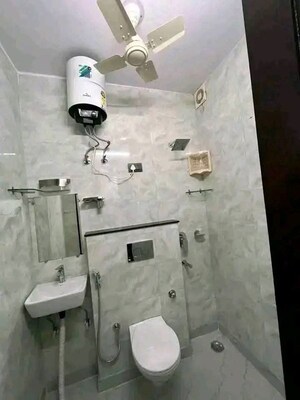 Bathroom in 1 RK Builder Floor at Sant Nagar – for Rent