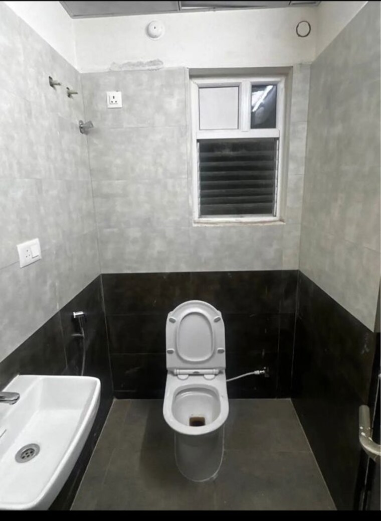 Bathroom, hallmark-skyrena 3 Bedroom 1935 Sq.Ft. Apartment In Narsingi Hyderabad 10538064
