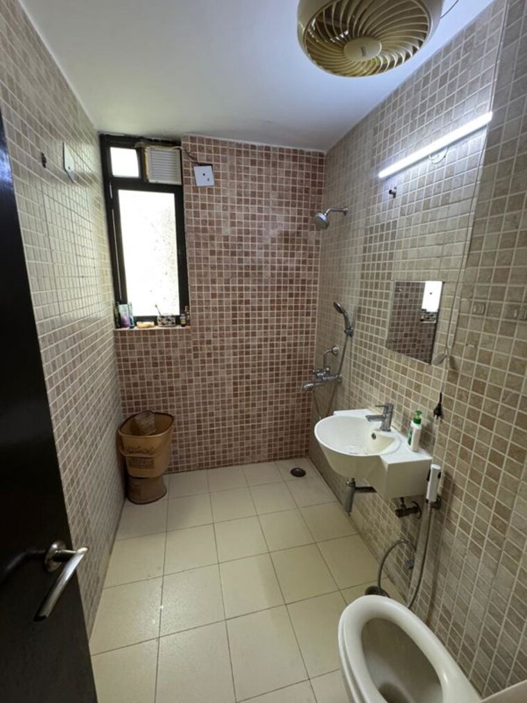 Bathroom, gaur-city-1st-avenue 3 Bedroom 1740 Sq.Ft. Apartment In Sector 4 Greater Noida Greater Noida 10538088