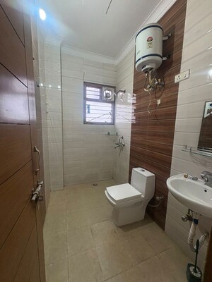Bathroom in 3 BHK Apartment at Unitech Uniworld Gardens 2, Sector 47 – for Rent