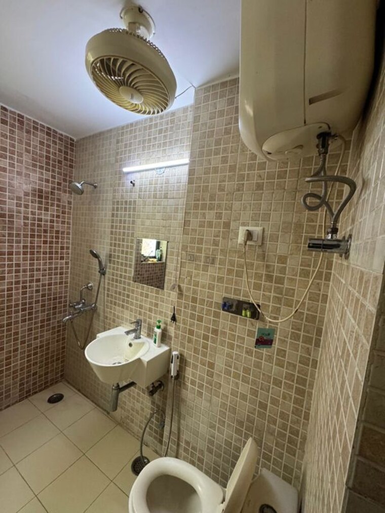 Bathroom, i-homes-the-11 2 Bedroom 890 Sq.Ft. Apartment In Bongloor Hyderabad 10538115