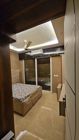 Team Area in 2 BHK Apartment at Signature Global Park, Sohna Sector 36 – for Rent
