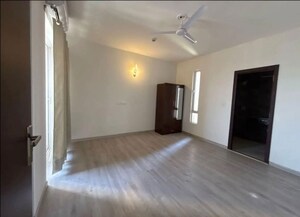 Room in 4 BHK Apartment at Hero Homes Gurgaon, Sector 104 – for Sale