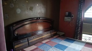Room in 3 BHK Builder Floor at Sector 21 – for Rent