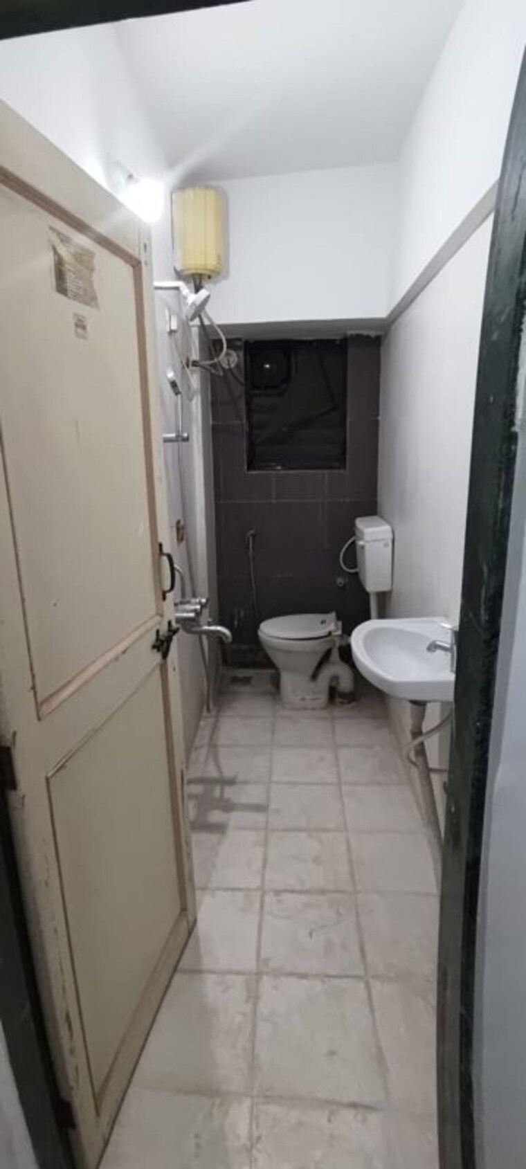 Bathroom, rwa-apartments-sector-93 3.5 Bedroom 1570 Sq.Ft. Apartment In Sector 93 Noida 10538161