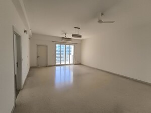 Room in 3 BHK Builder Floor at Sector 21 – for Rent