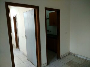Room in 1.5 BHK Villa at RWA Apartments Sector 37, Sector 37 – for Rent