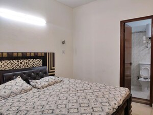 Bedroom in 3 BHK Builder Floor at Sector 52 – for Rent