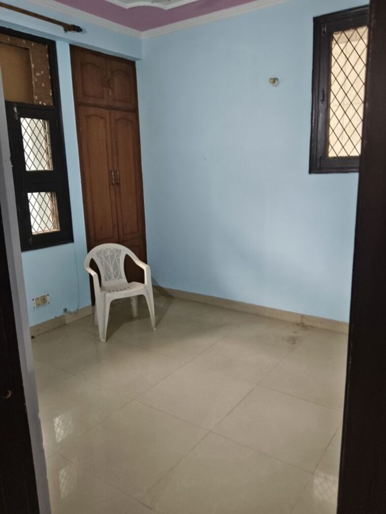Room, purvanchal-panchahuli 2 Bedroom 750 Sq.Ft. Apartment In Sector 61 Noida 10538194