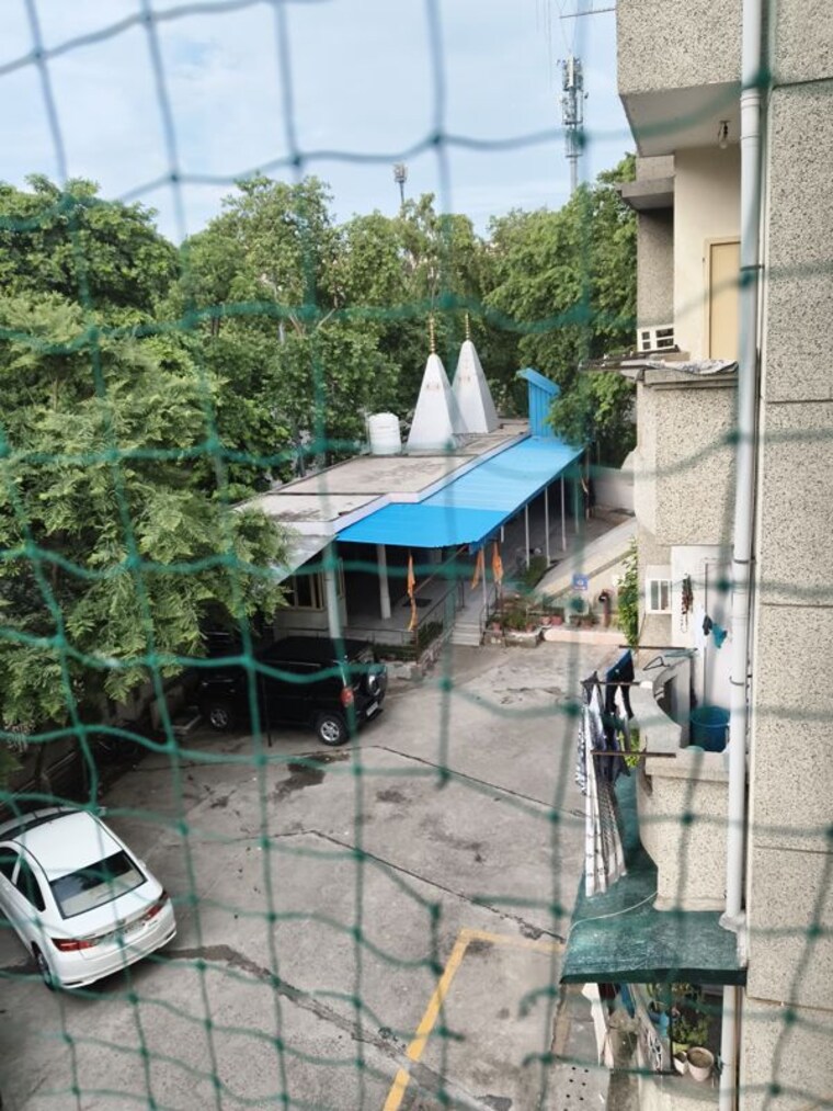 Balcony, purvanchal-panchahuli 2 Bedroom 750 Sq.Ft. Apartment In Sector 61 Noida 10538194