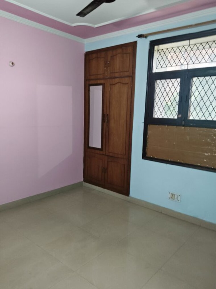 Room, purvanchal-panchahuli 2 Bedroom 750 Sq.Ft. Apartment In Sector 61 Noida 10538194
