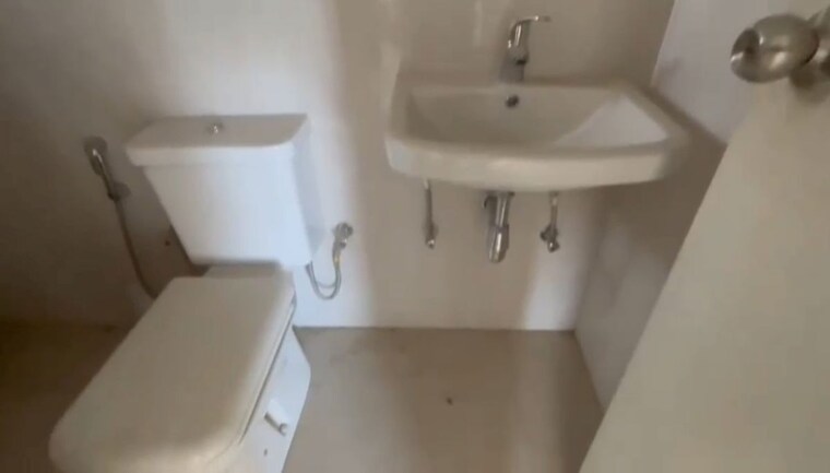 Bathroom, dda-delhi-dwarka-awas-yojna 3 Bedroom 1800 Sq.Ft. Apartment In Sector 21 Dwarka Delhi 10538205