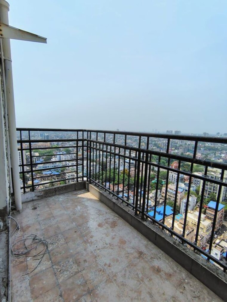 Balcony, fort-oasis 3.5 Bedroom 2977 Sq.Ft. Penthouse In Ballygunge Kolkata 10472495