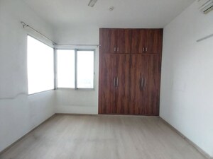Room in 3 BHK Builder Floor at Ansal Plaza Sector-23, Sector 23 – for Rent