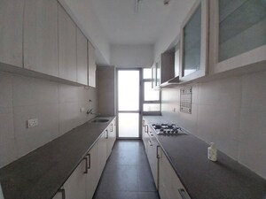 Building Lobby in 3 BHK Builder Floor at Ansal Plaza Sector-23, Sector 23 – for Rent