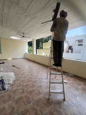 Balcony in 2 BHK Builder Floor at Sector 44 – for Rent