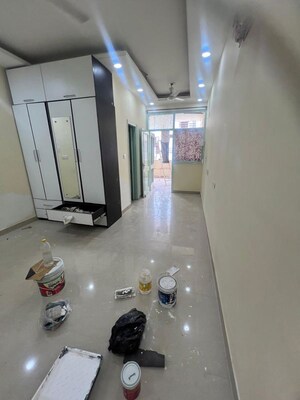 Room in 2 BHK Builder Floor at Sector 44 – for Rent