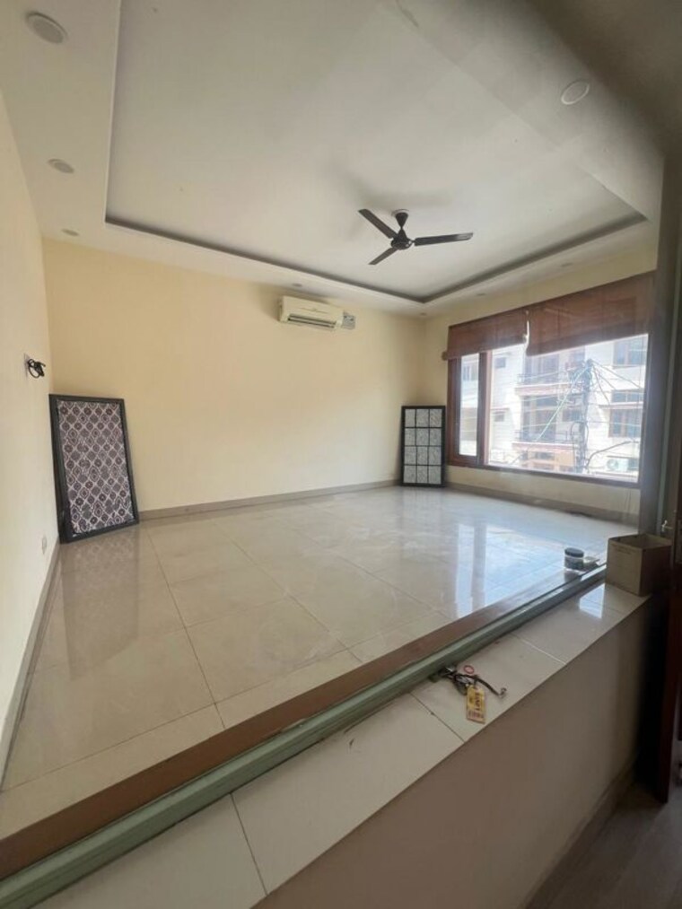 Room, sector 44 2 Bedroom 900 Sq.Ft. Builder Floor In Sector 44 Chandigarh 10538268