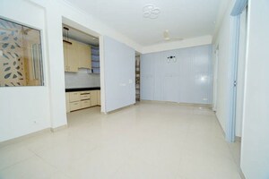 Room in 2.5 BHK Apartment at JM Florence, Tech Zone 4 Greater Noida – for Sale