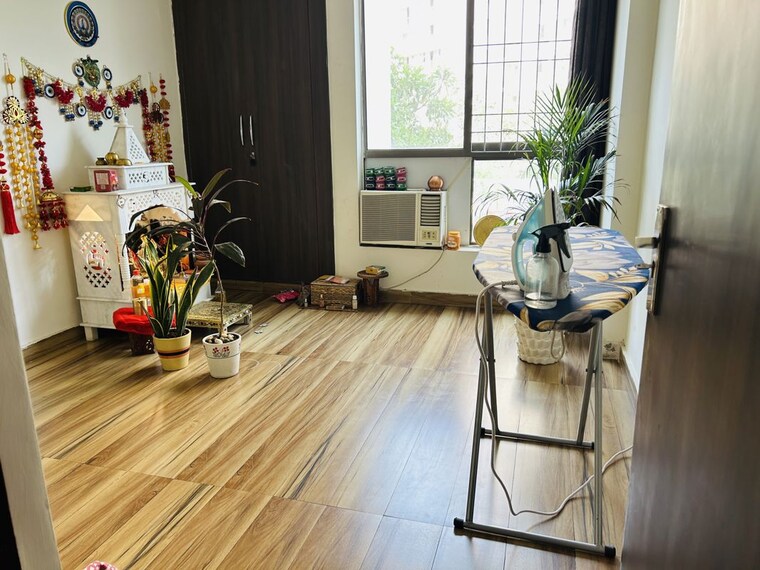 Room, unitech-the-residences-gurgaon 2 Bedroom 1095 Sq.Ft. Apartment In Sector 33 Gurgaon 10538297