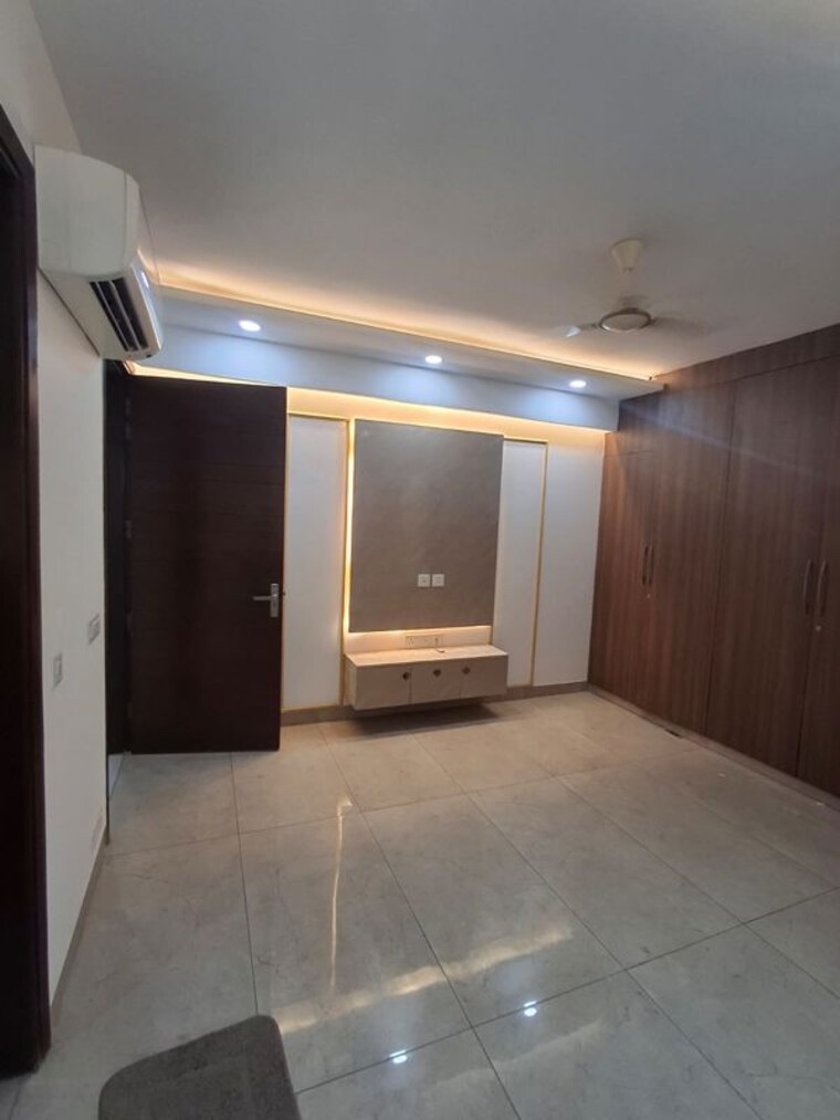 Room, unitech-the-residences-sector-33 2.5 Bedroom 1250 Sq.Ft. Apartment In Sector 33 Gurgaon 10538314