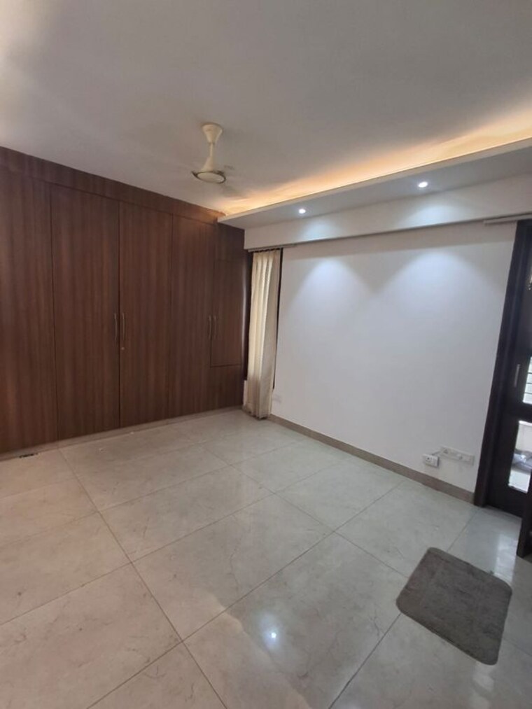 Room, unitech-the-residences-sector-33 2.5 Bedroom 1250 Sq.Ft. Apartment In Sector 33 Gurgaon 10538314
