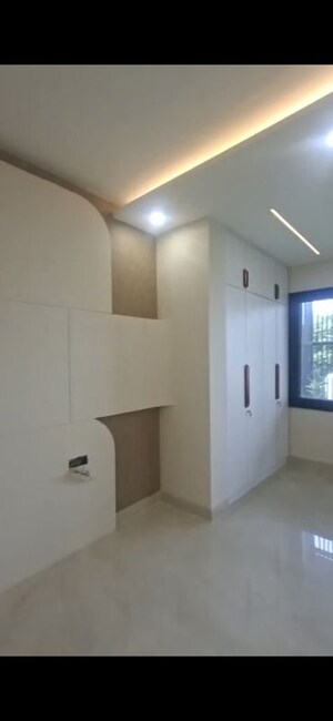 Room in 3 BHK Builder Floor at Parklands, Sector 85 – for Rent
