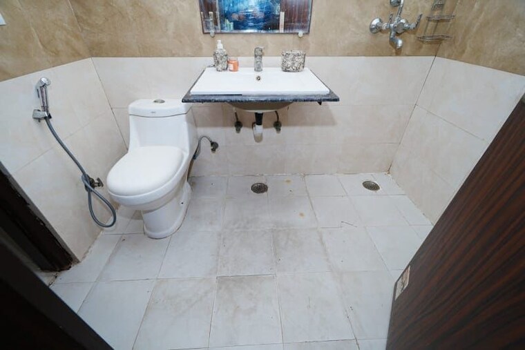 Bathroom, apex-athena 2.5 Bedroom 1295 Sq.Ft. Apartment In Sector 75 Noida 10538305