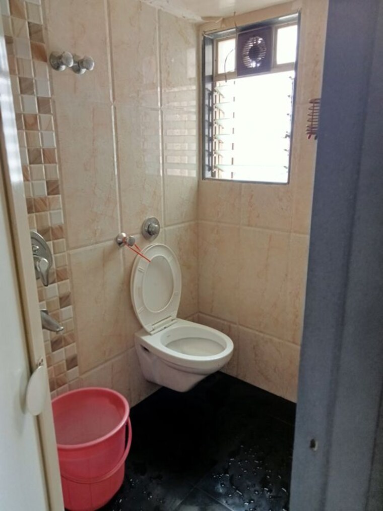 Bathroom, shree-adinath-towers 2 Bedroom 666 Sq.Ft. Apartment In Borivali East Mumbai 10538329