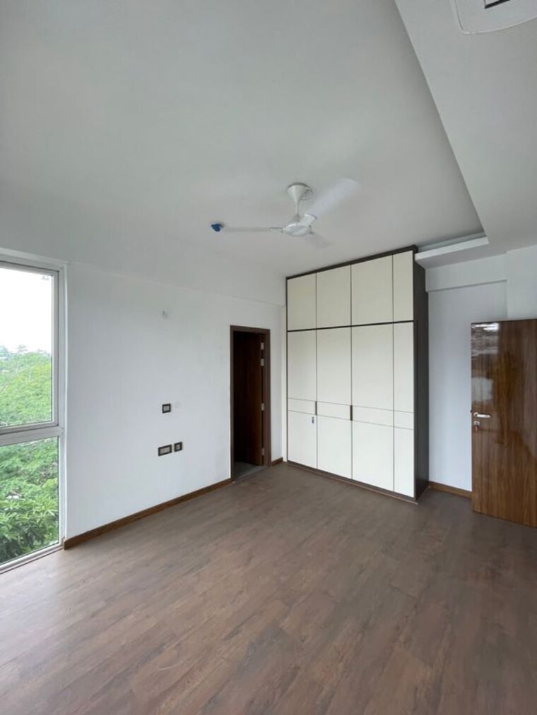 Room, unitech-the-residences-sector-33 4 Bedroom 1950 Sq.Ft. Apartment In Sector 33 Gurgaon 10538335