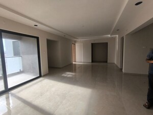 Room in 4 BHK Apartment at Austin One, Pimple Saudagar – for Rent