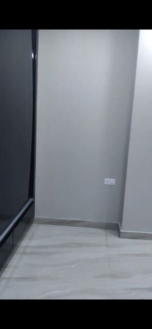 Furnished Amenities in 4 BHK Builder Floor at Dwarka Complex, Sector 16 – for Rent