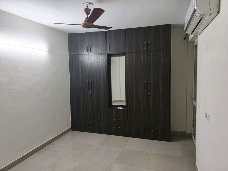Room, ansal-plaza-sector-23 3 Bedroom 1550 Sq.Ft. Builder Floor In Sector 23 Gurgaon 10538255