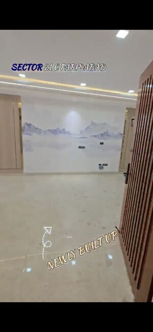 Room in 4 BHK Builder Floor at Sector 21c – for Sale