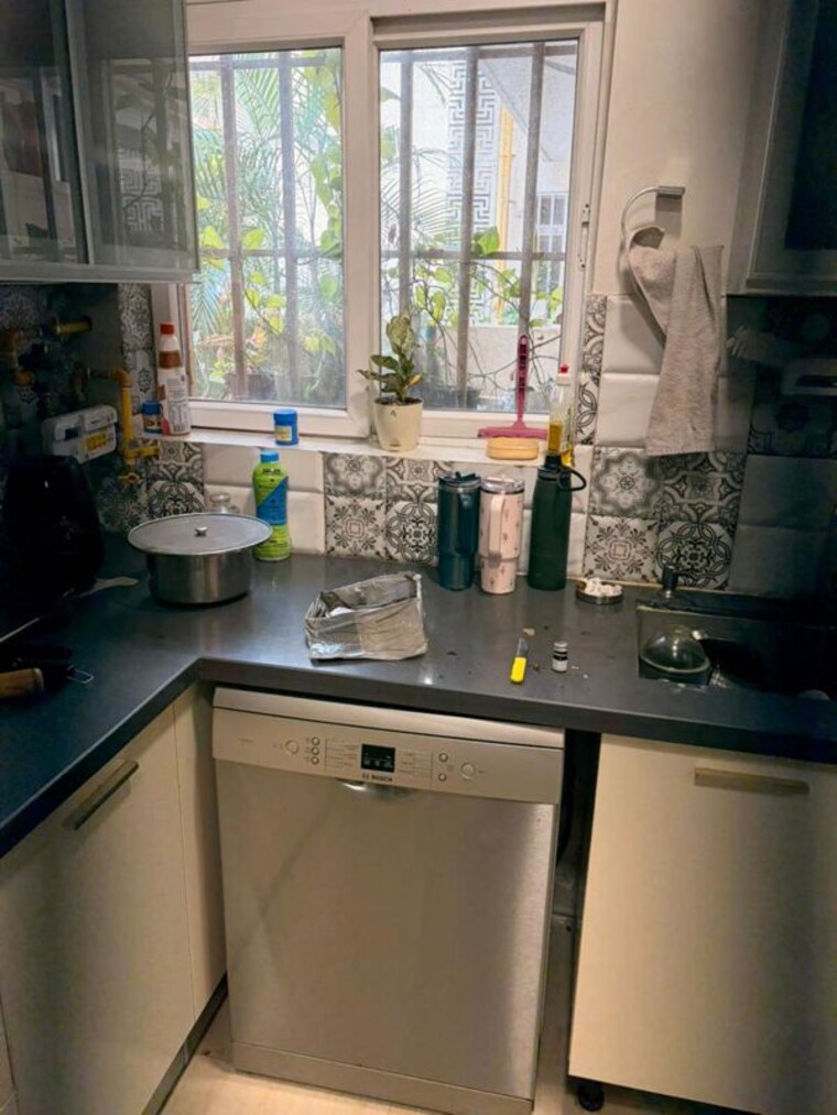 Kitchen, ss-mayfield-gardens 3 Bedroom 1850 Sq.Ft. Builder Floor In Sector 51 Gurgaon 10538417