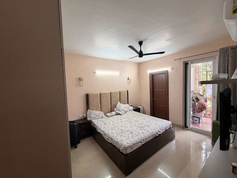 Bedroom, ss-mayfield-gardens 3 Bedroom 1850 Sq.Ft. Builder Floor In Sector 51 Gurgaon 10538417
