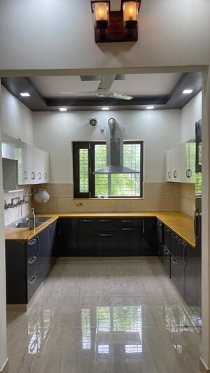 Kitchen in 4 BHK Builder Floor at Dwarka Complex, Sector 16 – for Rent