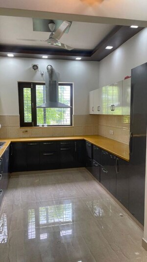 Kitchen in 4 BHK Builder Floor at Dwarka Complex, Sector 16 – for Rent
