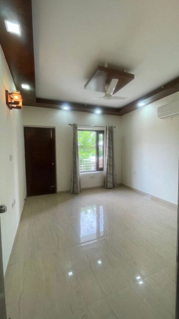 Bedroom, dwarka-complex 4 Bedroom 3150 Sq.Ft. Builder Floor In Sector 16 Faridabad 10538432