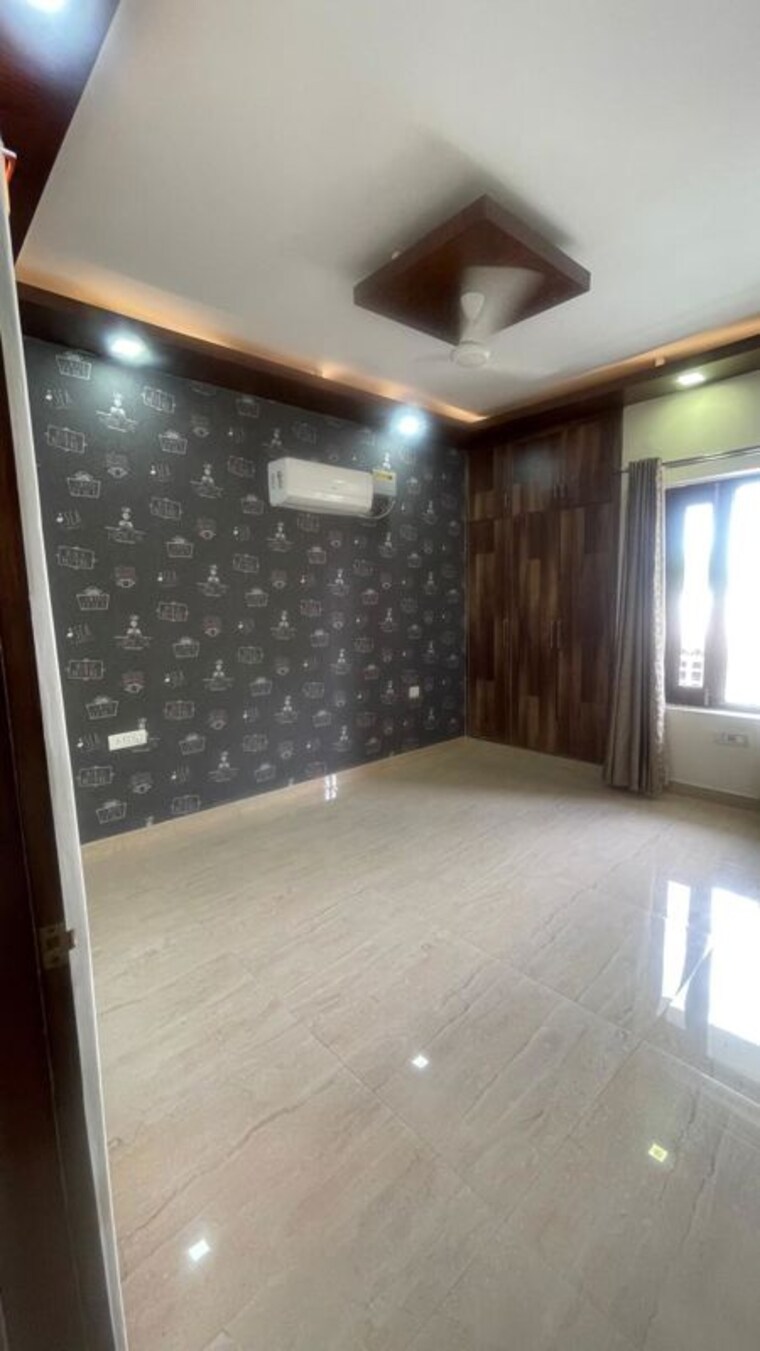 Room, dwarka-complex 4 Bedroom 3150 Sq.Ft. Builder Floor In Sector 16 Faridabad 10538432