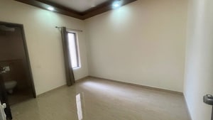 Room in 4 BHK Builder Floor at Dwarka Complex, Sector 16 – for Rent