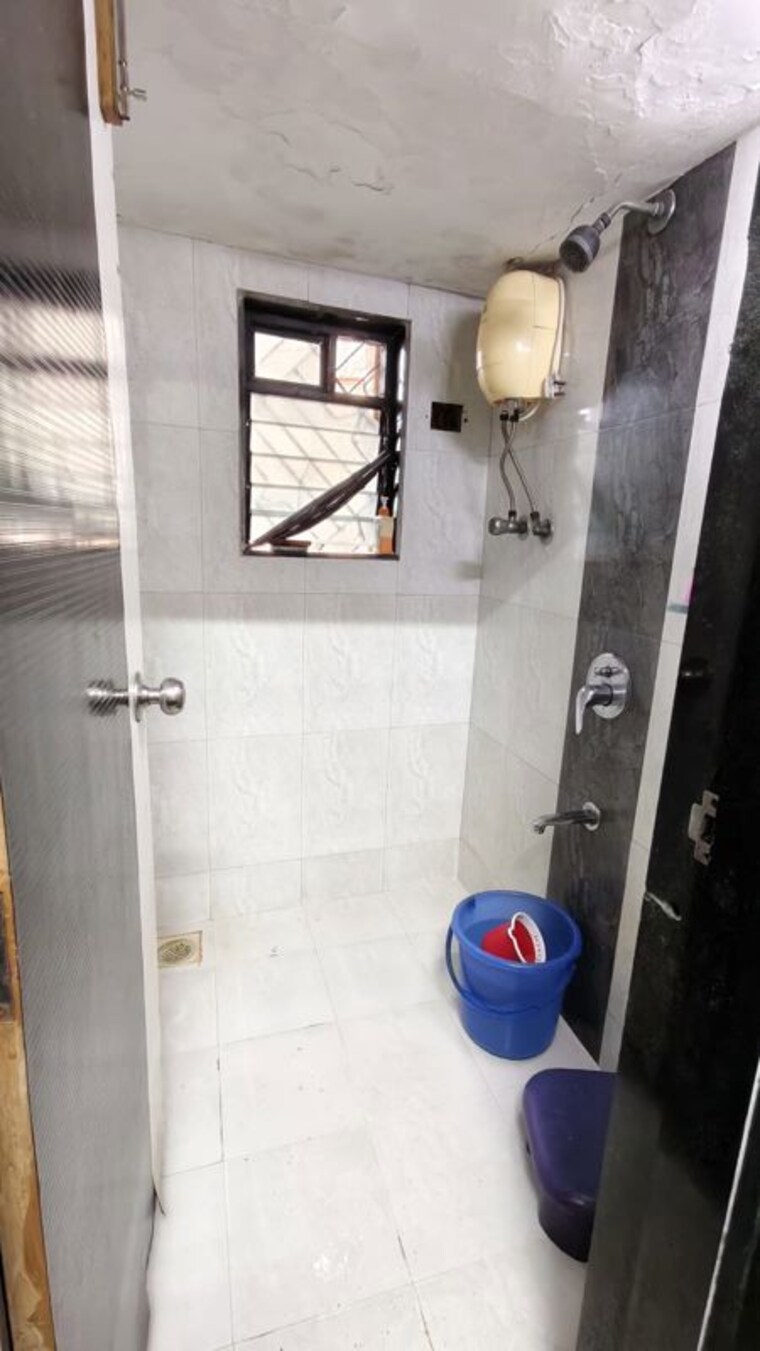Bathroom, asmita-jyoti-chs 1 Bedroom 440 Sq.Ft. Apartment In Malad West Mumbai 10538419