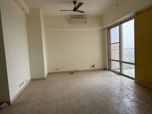 Room in 3 BHK Builder Floor at Ansal Plaza Sector-23, Sector 23 – for Rent