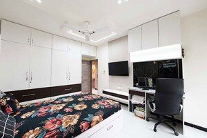 Team Area in 3 BHK Apartment at Navrangpura – for Sale