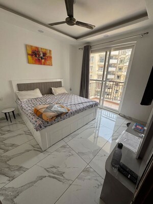 Room in 3.5 BHK Apartment at Sector 20 – for Sale