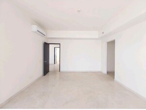 Room in 4 BHK Apartment at Indiabulls Enigma, Sector 110 – for Sale