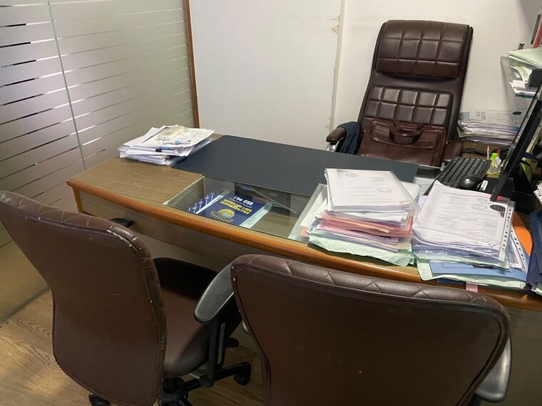 Team Area, dadar east Commercial Office Space 550 Sq.Ft. In Dadar East Mumbai 10538486