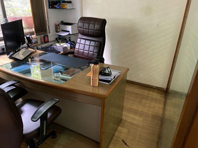 Team Area, dadar east Commercial Office Space 550 Sq.Ft. In Dadar East Mumbai 10538486