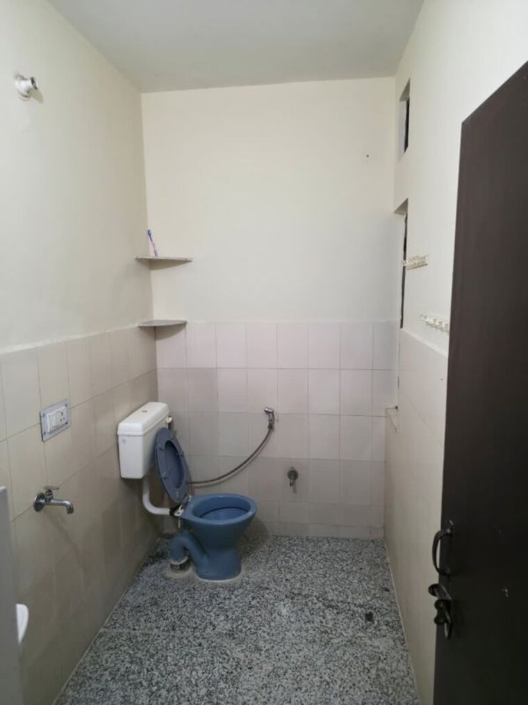 Bathroom, badshahpur 1 RK 550 Sq.Ft. Independent House In Badshahpur Gurgaon 10538485
